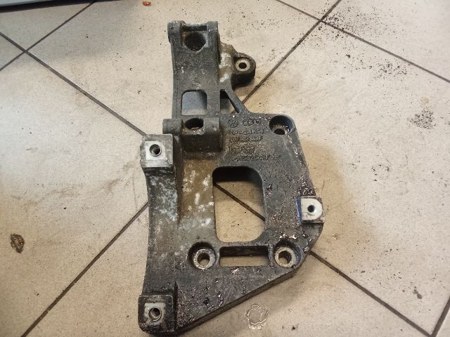 bontott VW GOLF V Klímakompresszor Tartó Bak