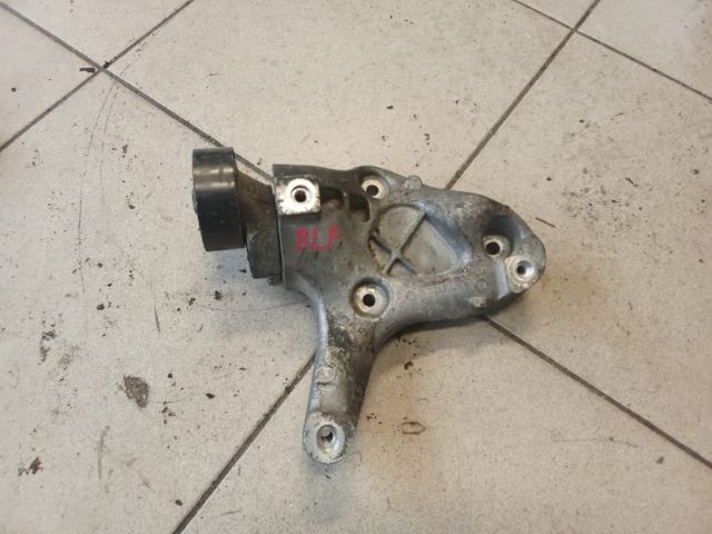 bontott VW GOLF V Klímakompresszor Tartó Bak