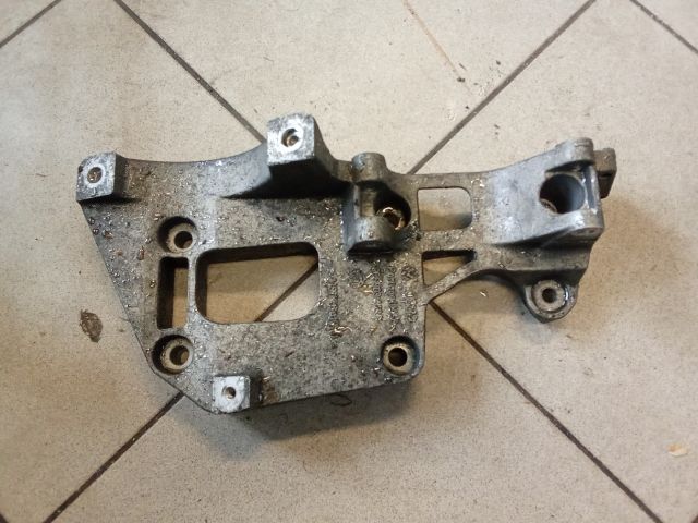 bontott VW GOLF V Klímakompresszor Tartó Bak