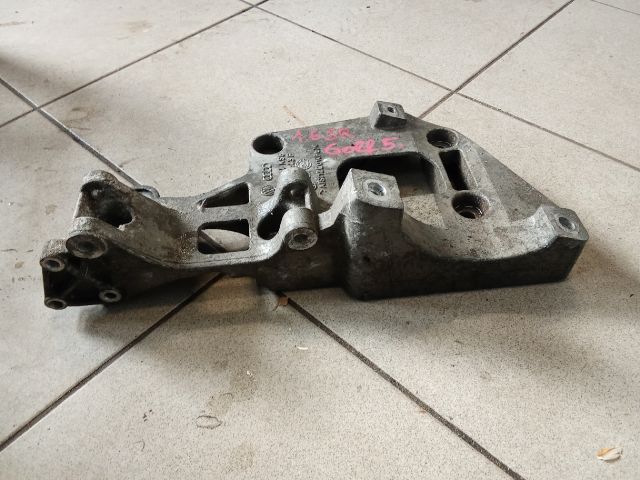 bontott VW GOLF V Klímakompresszor Tartó Bak