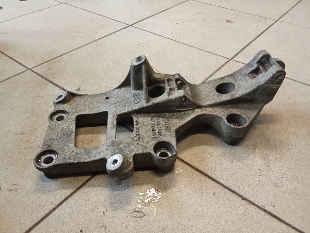 bontott VW GOLF V Klímakompresszor Tartó Bak