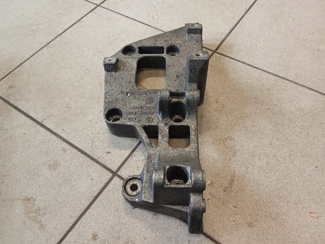 bontott VW GOLF V Klímakompresszor Tartó Bak