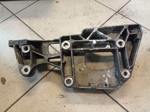 bontott VW GOLF V Klímakompresszor Tartó Bak