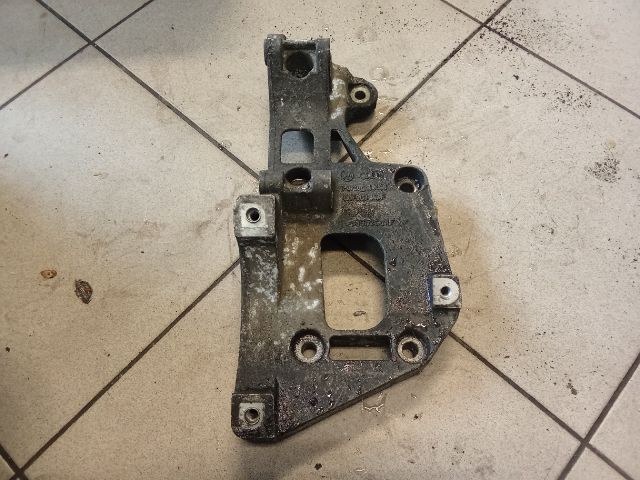 bontott VW GOLF V Klímakompresszor Tartó Bak