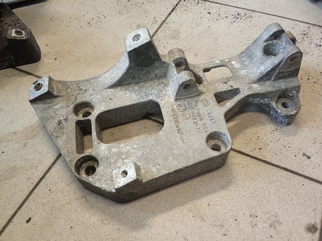 bontott VW GOLF V Klímakompresszor Tartó Bak