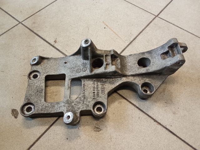 bontott VW GOLF V Klímakompresszor Tartó Bak