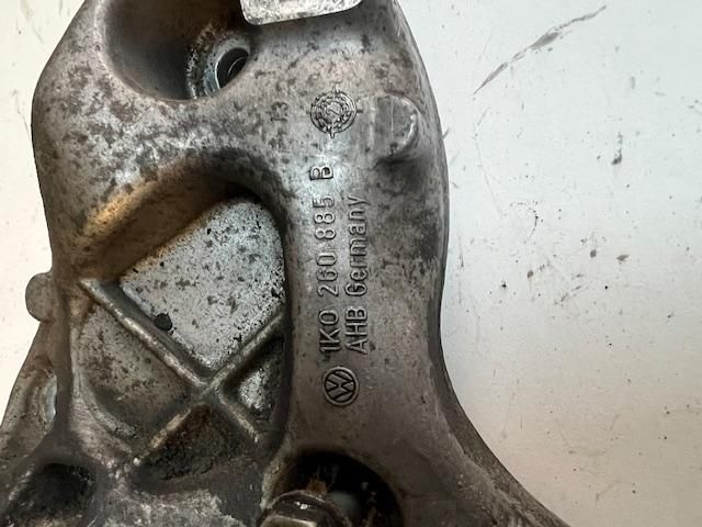 bontott VW GOLF V Klímakompresszor Tartó Bak