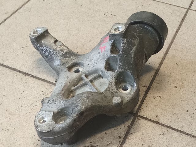 bontott VW GOLF V Klímakompresszor Tartó Bak