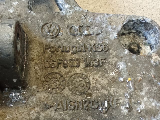 bontott VW GOLF V Klímakompresszor Tartó Bak