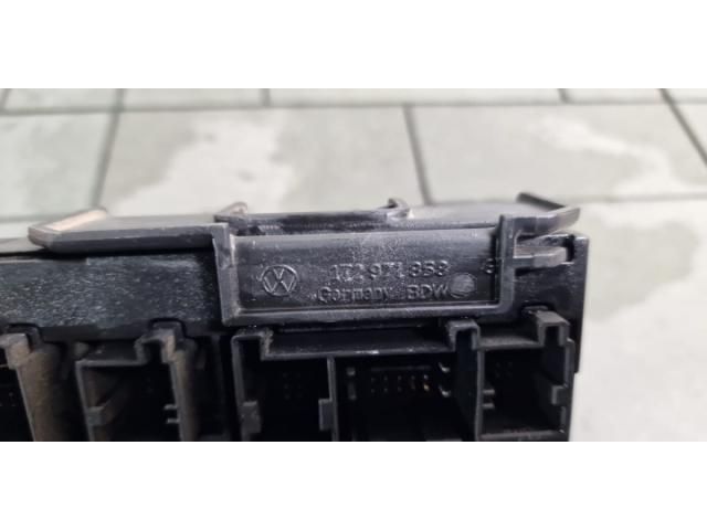 bontott VW GOLF V Komfort Elektronika