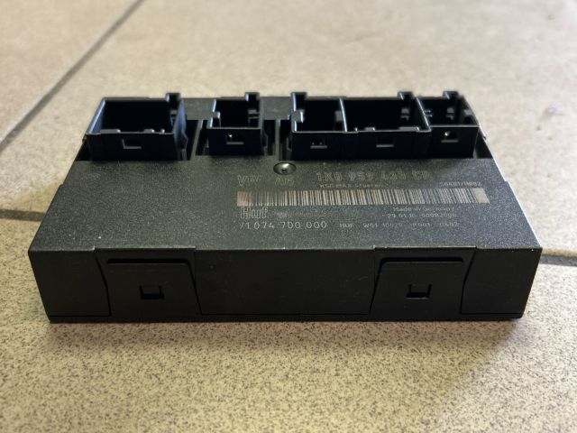 bontott VW GOLF V Komfort Elektronika