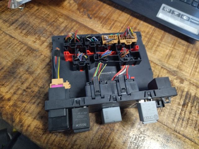 bontott VW GOLF V Komfort Elektronika