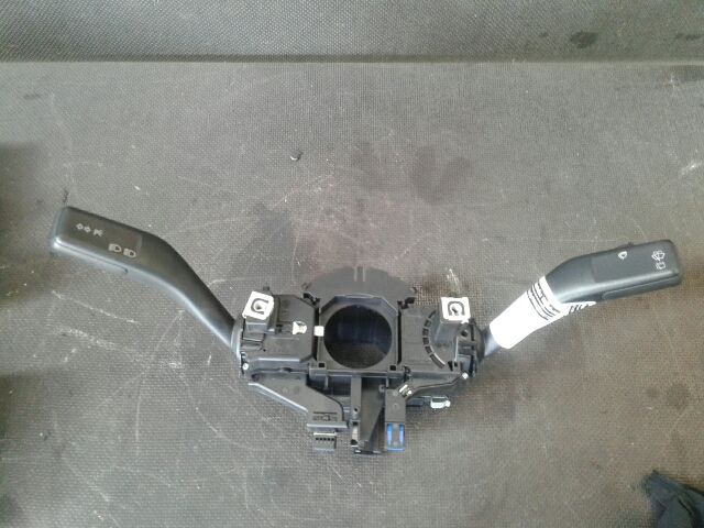 bontott VW GOLF V Komplett Kormánykapcsoló (Bajuszkapcsoló)