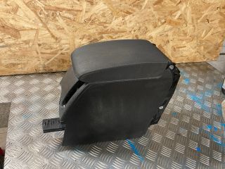 bontott VW GOLF V Könyöklő