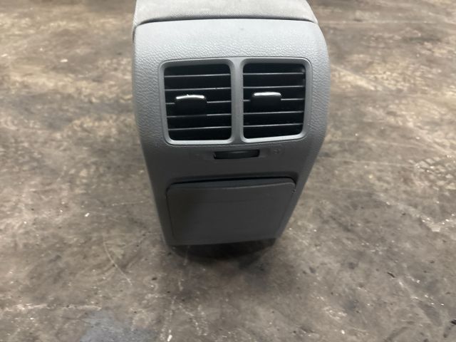 bontott VW GOLF V Könyöklő