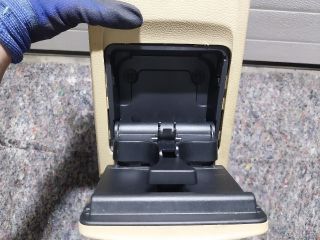 bontott VW GOLF V Könyöklő