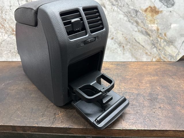 bontott VW GOLF V Könyöklő