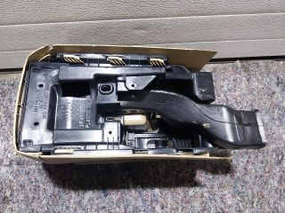 bontott VW GOLF V Könyöklő