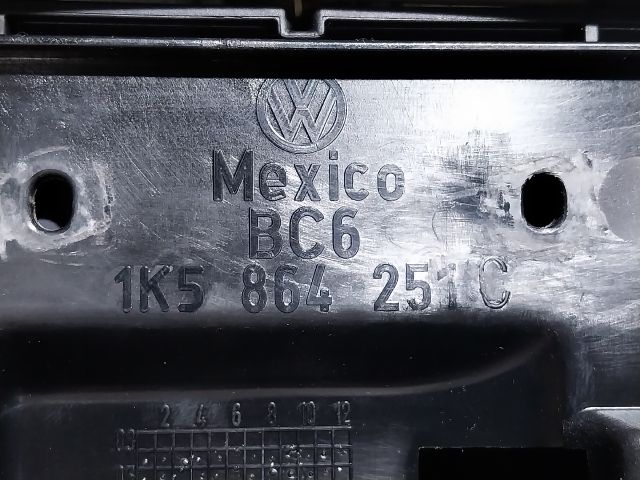 bontott VW GOLF V Könyöklő