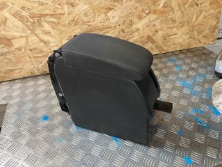 bontott VW GOLF V Könyöklő