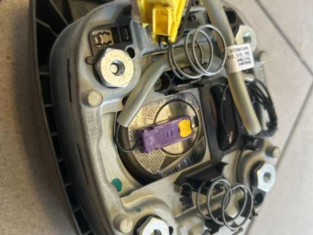 bontott VW GOLF V Kormánylégzsák