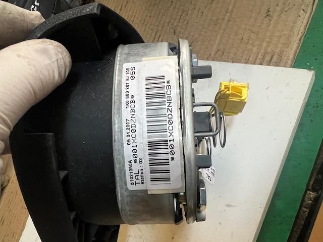 bontott VW GOLF V Kormánylégzsák