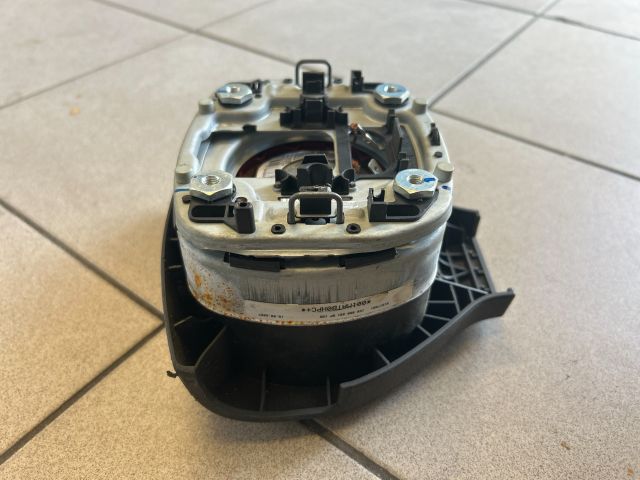 bontott VW GOLF V Kormánylégzsák