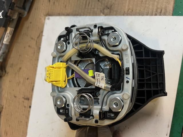 bontott VW GOLF V Kormánylégzsák