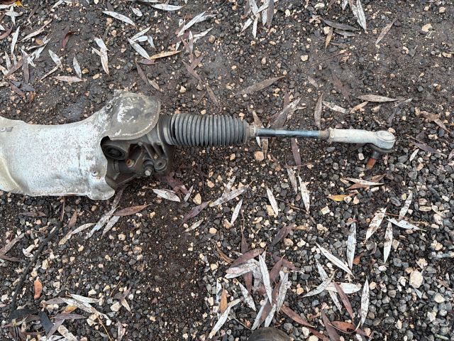 bontott VW GOLF V Kormánymű Szervós