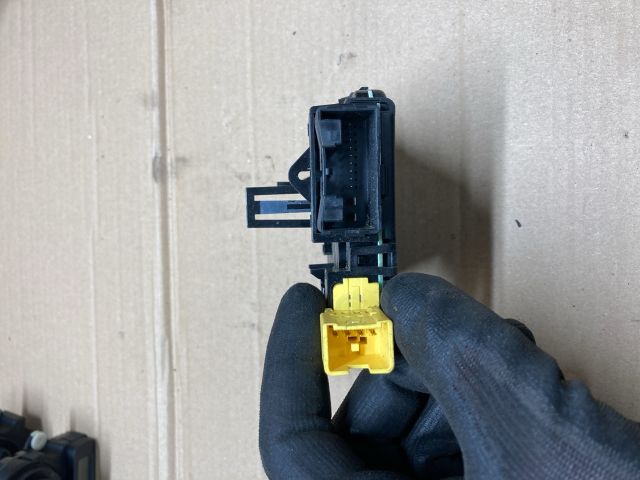 bontott VW GOLF V Kormányoszlop Vezérlő