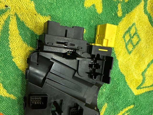 bontott VW GOLF V Kormányoszlop Vezérlő