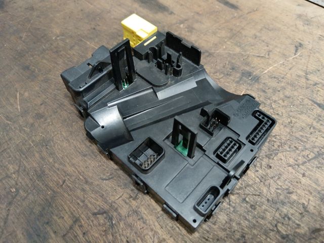 bontott VW GOLF V Kormányoszlop Vezérlő