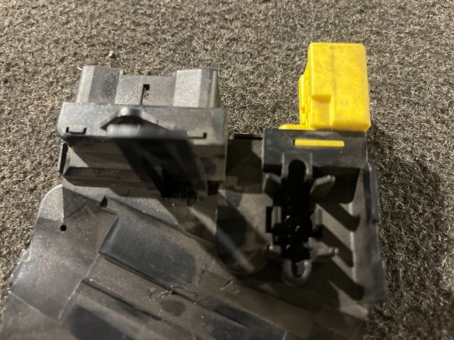 bontott VW GOLF V Kormányoszlop Vezérlő