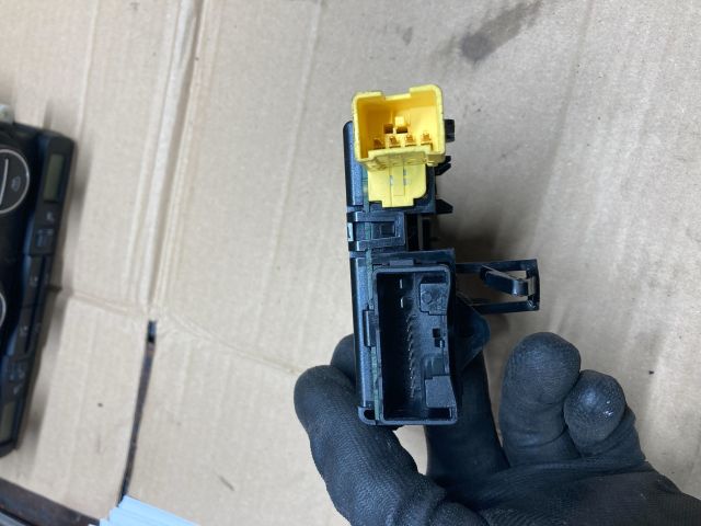 bontott VW GOLF V Kormányoszlop Vezérlő