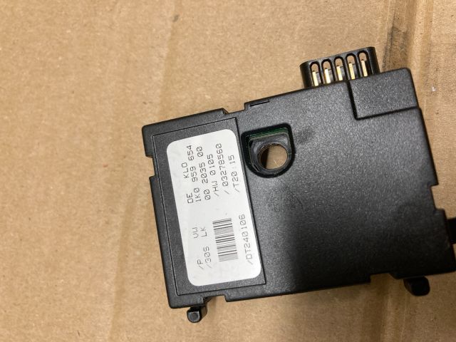 bontott VW GOLF V Kormányszög Jeladó