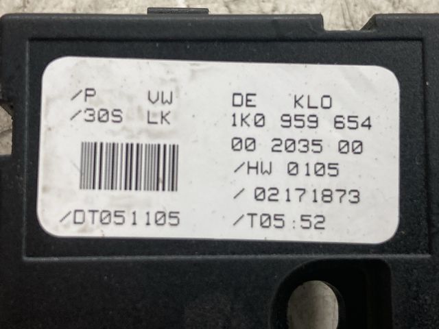 bontott VW GOLF V Kormányszög Jeladó