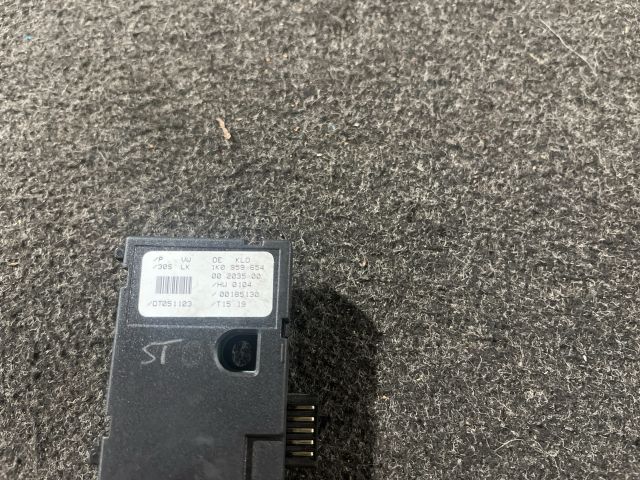 bontott VW GOLF V Kormányszög Jeladó