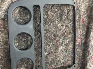 bontott VW GOLF V Középkonzol Keret