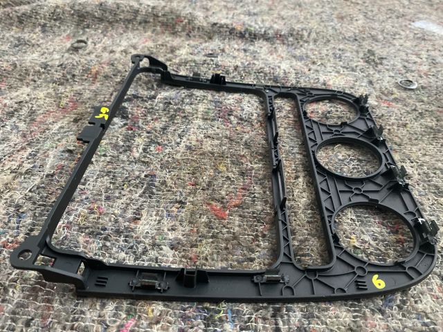 bontott VW GOLF V Középkonzol Keret