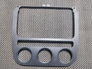 bontott VW GOLF V Középkonzol Keret