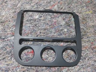 bontott VW GOLF V Középkonzol Keret