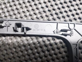 bontott VW GOLF V Középkonzol Keret