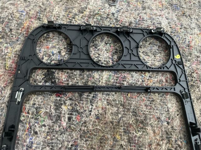 bontott VW GOLF V Középkonzol Keret