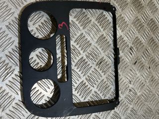 bontott VW GOLF V Középkonzol Keret