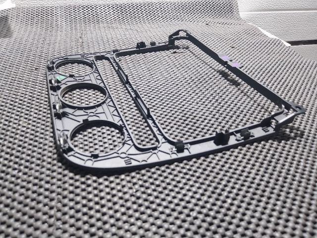 bontott VW GOLF V Középkonzol Keret