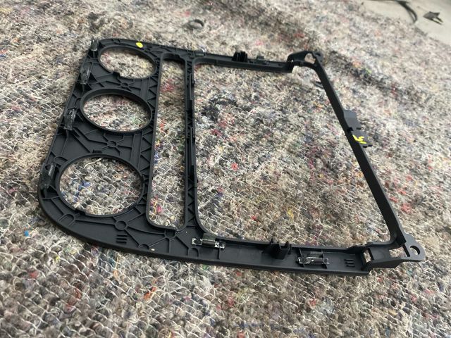 bontott VW GOLF V Középkonzol Keret