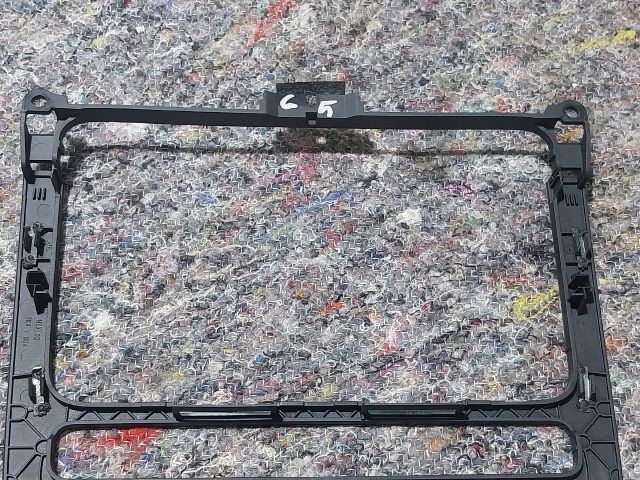 bontott VW GOLF V Középkonzol Keret