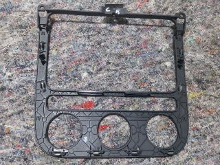 bontott VW GOLF V Középkonzol Keret