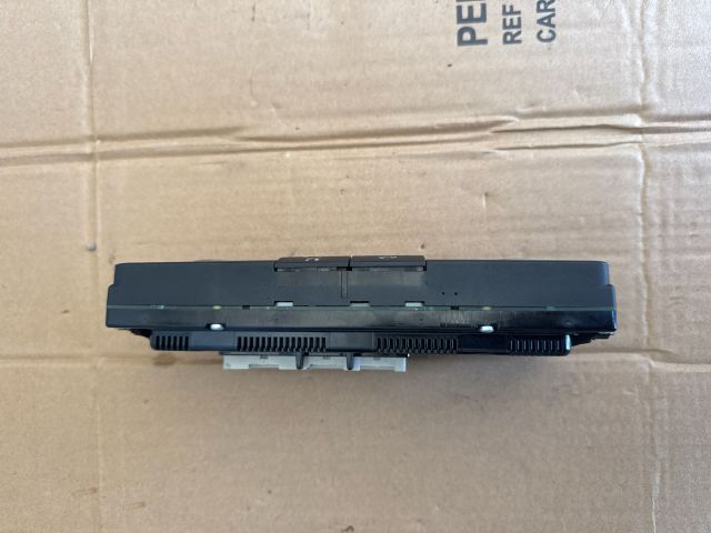 bontott VW GOLF V Középkonzol Vezérlő Panel