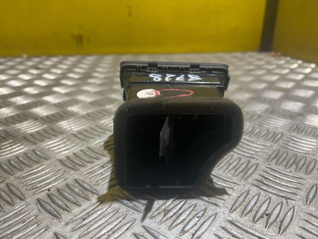 bontott VW GOLF V Középső Bal Szellőző